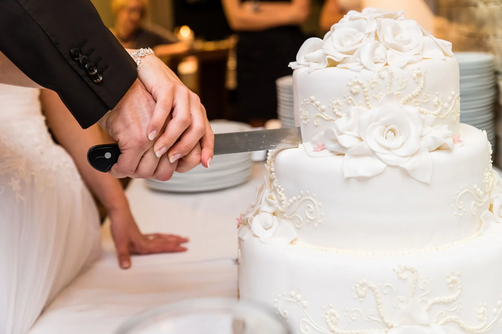 What Are the Craziest Wedding Stories? Stories from Couples Who Did Crazy Things To Get Their Wedding Cakes Cheaper