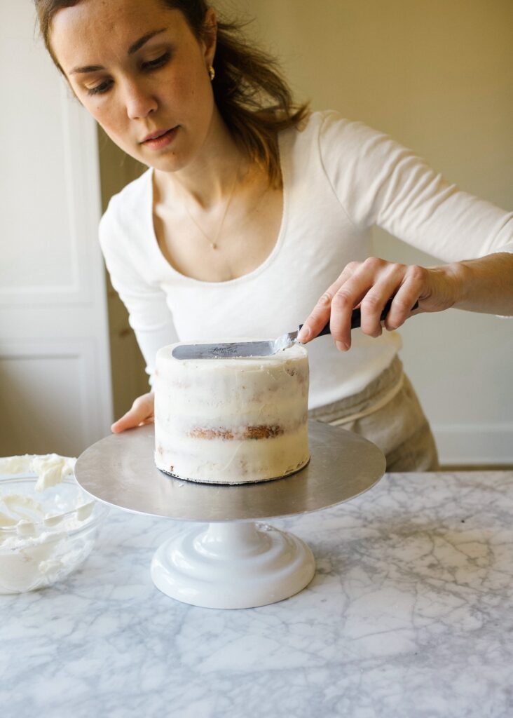 Start By Decorating a Plain Round Cake